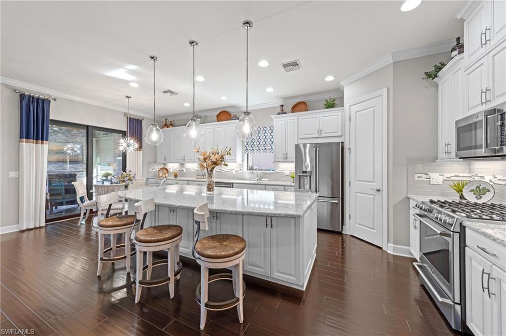 9404 Montelanico Loop Naples, FL 34119 - Photo 12 of 49