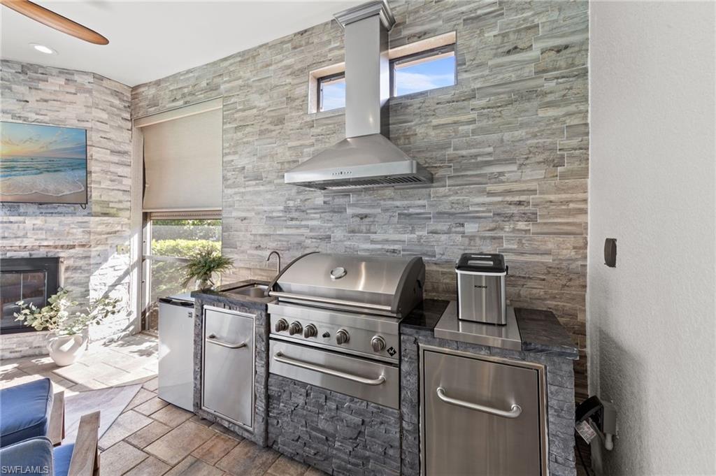 9404 Montelanico Loop Naples, FL 34119 - Photo 31 of 49