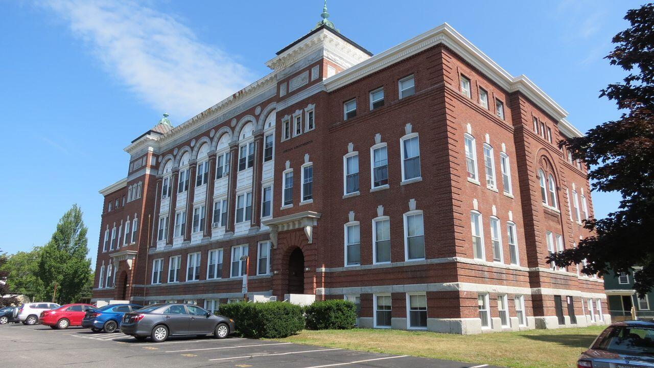 19 Wood Street Lewiston, ME 04240 - Photo 2 of 23 RAW-1