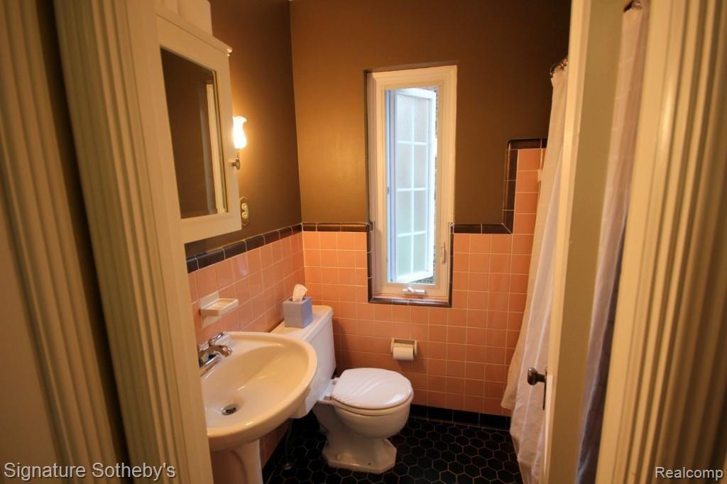 3540 Wakefield Road Berkley, MI 48072 - Photo 12 of 26