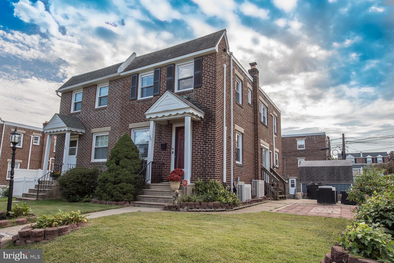 571 Pedley Road Philadelphia, PA 19128 - Photo 2 of 53 Gallery Image 2