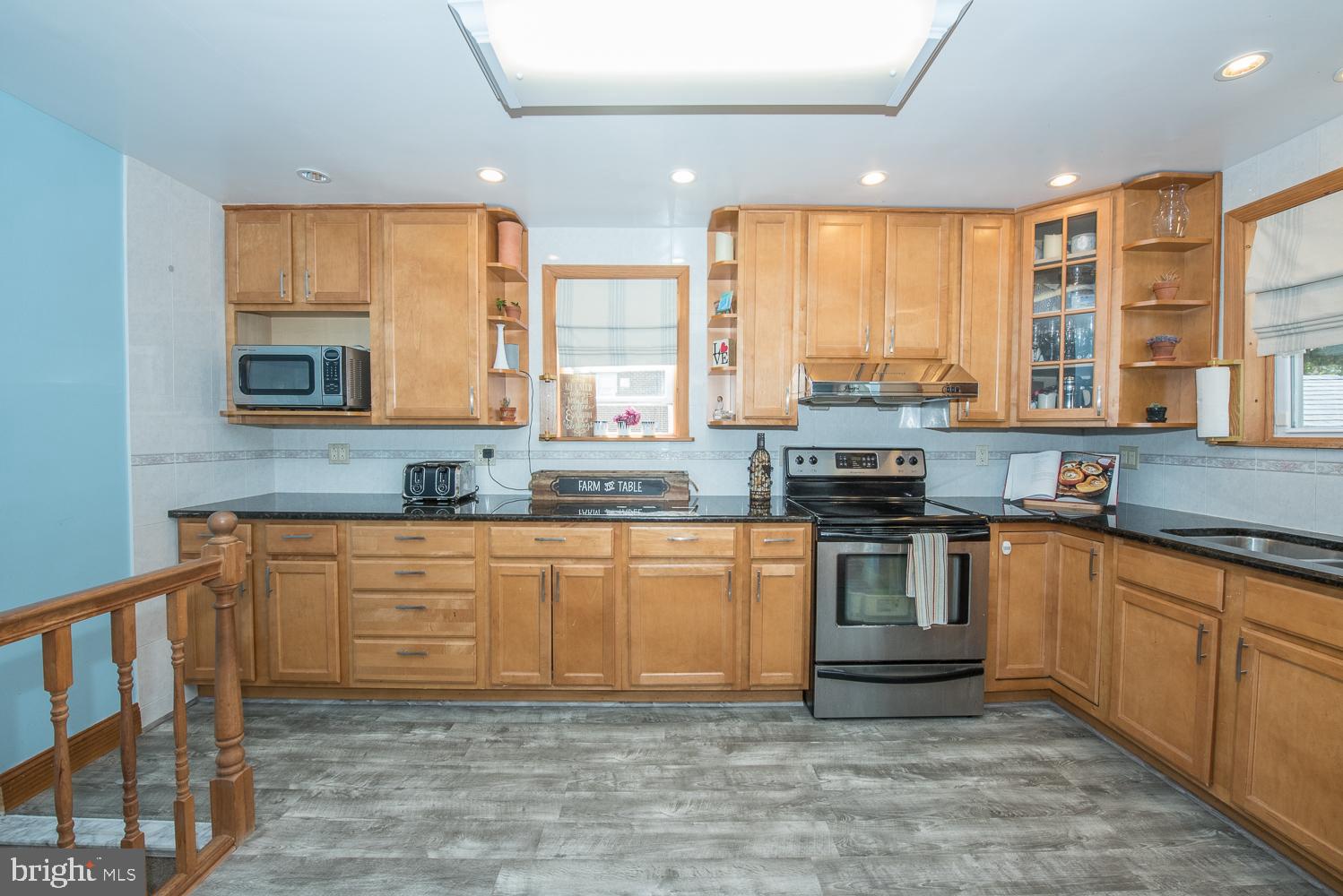 571 Pedley Road Philadelphia, PA 19128 - Photo 17 of 53 Gallery Image 17