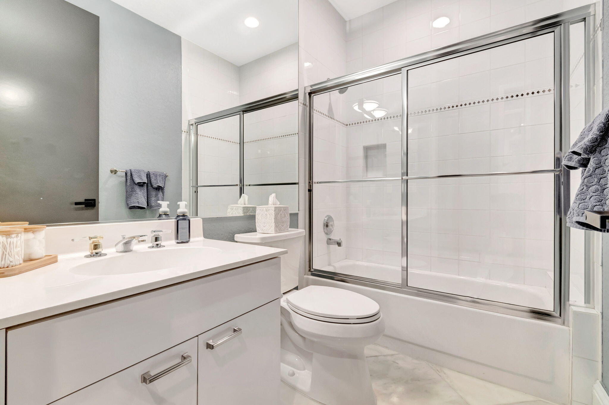 4872 Bocaire Boulevard Boca Raton, FL 33487 - Photo 25 of 48 46-web-or-mls-DSC_7225