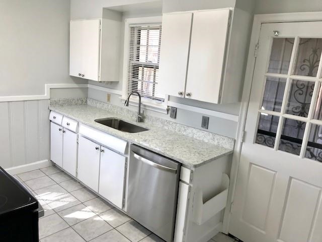 1633 Ivy Road Memphis, TN 38117 - Photo 6 of 14 a kitchen with a sink and a window