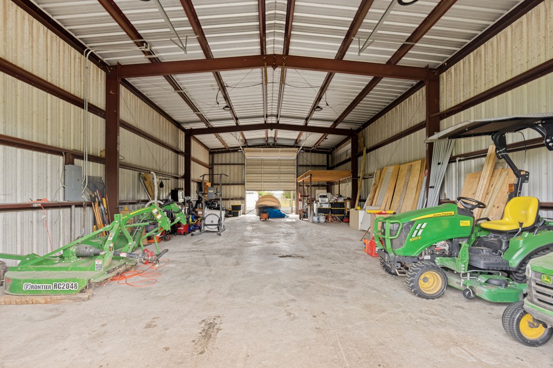 2500 County Road 62 Rosharon, TX 77583 - Photo 43 of 48 a view of garage
