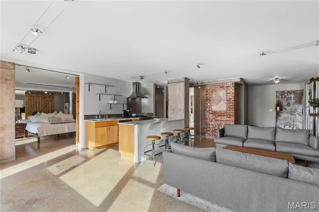 $225,000 | 4466 West Pine Boulevard, Unit 2G, St. Louis, MO 63108