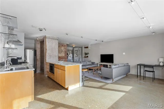 $225,000 | 4466 West Pine Boulevard, Unit 2G, St. Louis, MO 63108