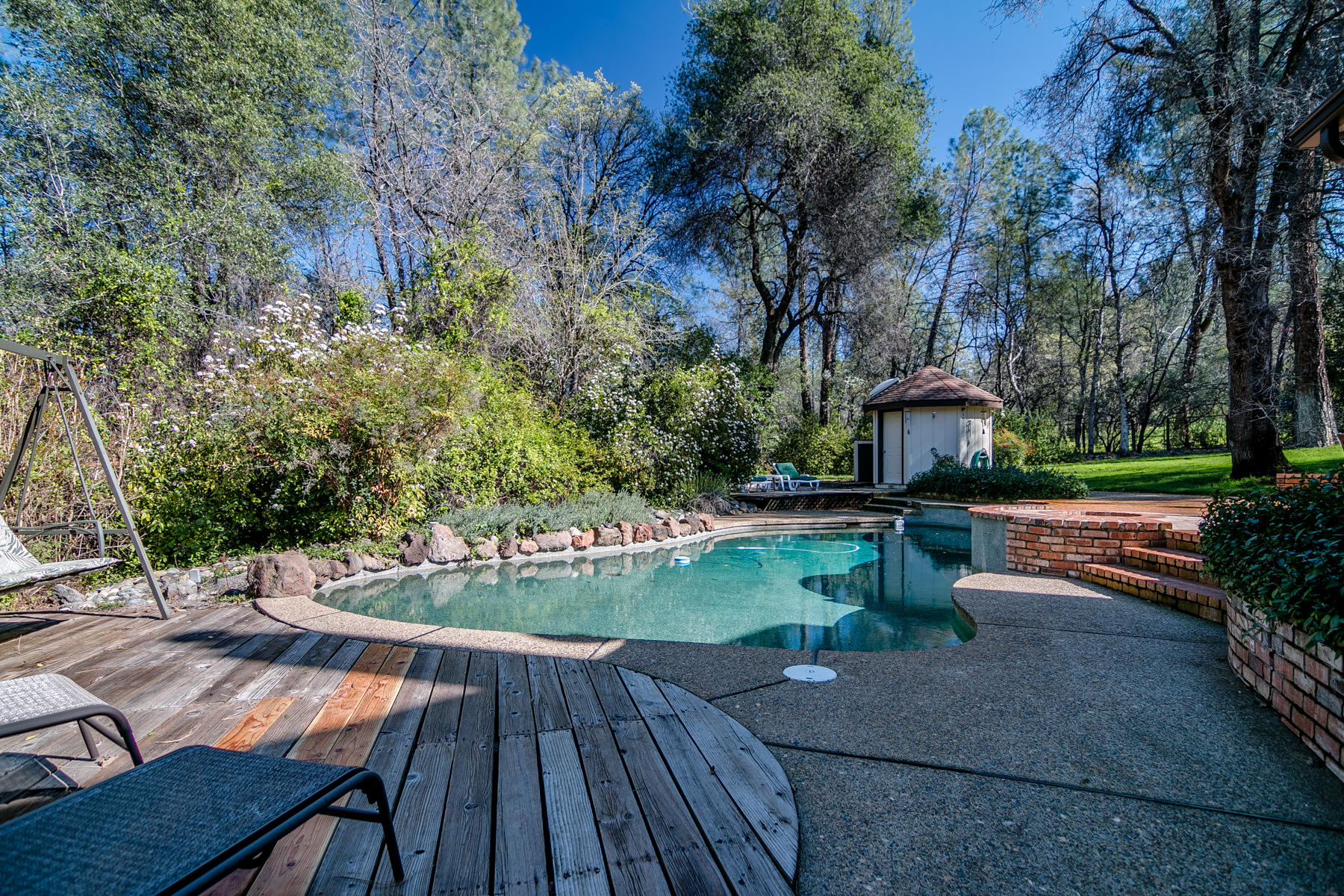 9027 Simmons Road Redding, CA 96001 - Photo 34 of 36 Pool