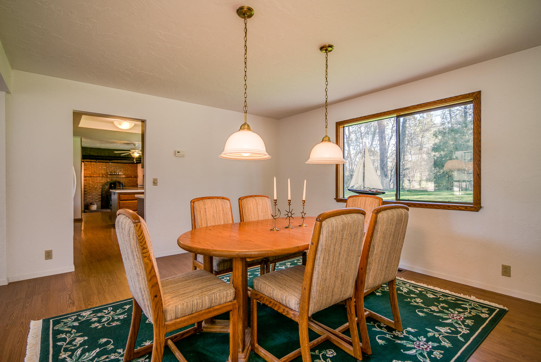 9027 Simmons Road Redding, CA 96001 - Photo 9 of 36 Dining Room