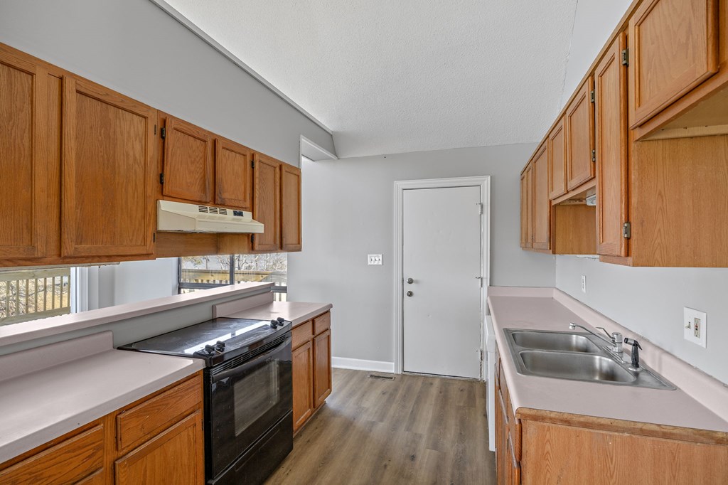 206 Bluff Road Greenwood, SC 29649 - Photo 10 of 39 Gallery Image 10