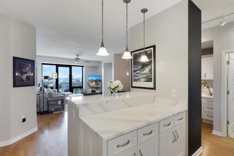 $369,900 | 500 East Grant Street, Unit 707, Minneapolis, MN 55404