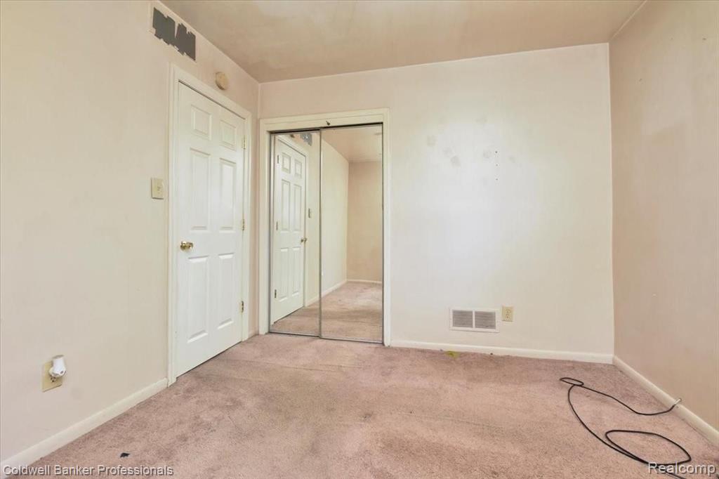 19829 East 8 Mile Road St. Clair Shores, MI 48080 - Photo 15 of 28