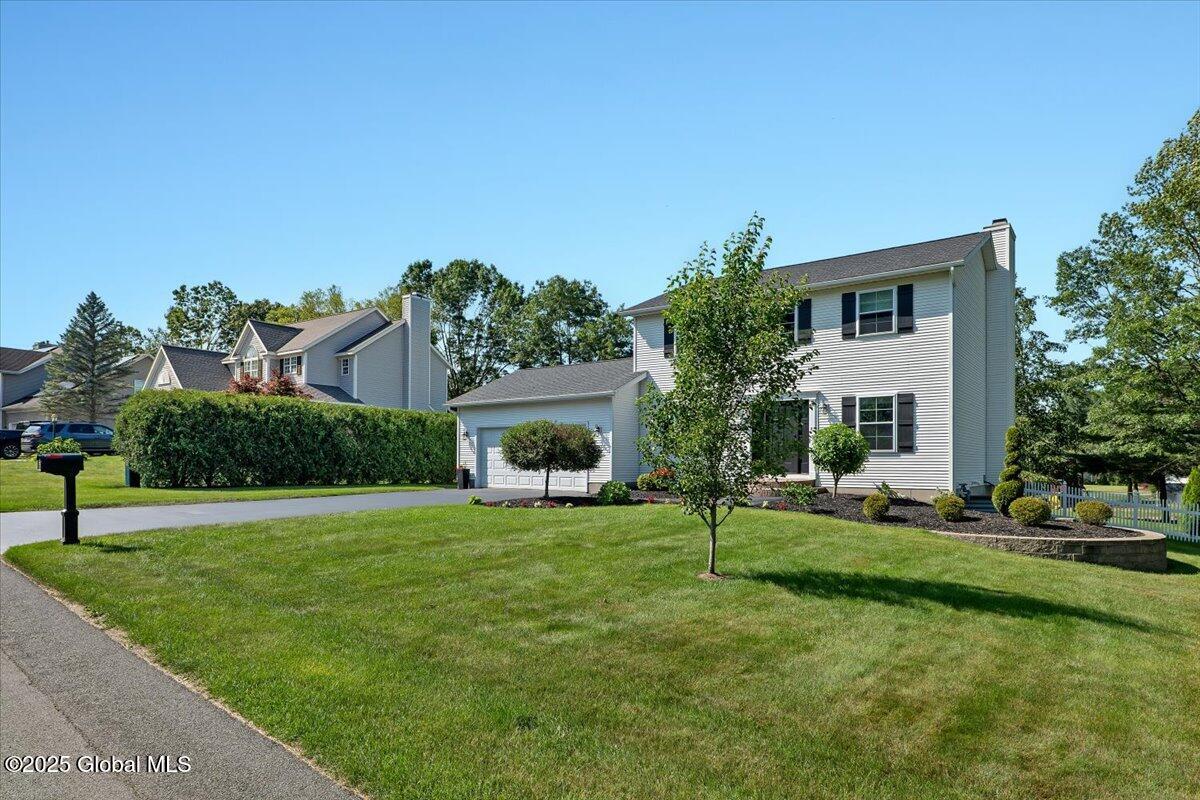 139 Country Walk Road Rotterdam, NY 12306 - Photo 2 of 56 02-P1436089