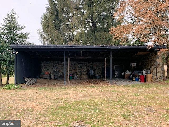 20070 Airmont Road Round Hill, VA 20141 - Photo 13 of 18 Carport