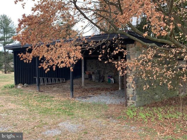 20070 Airmont Road Round Hill, VA 20141 - Photo 14 of 18 Carport