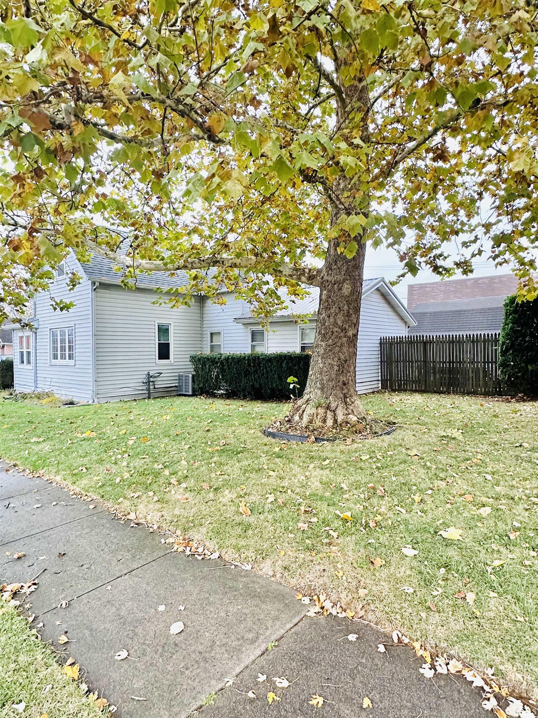 9013 West Arch Street Yorktown, IN 47396 - Photo 3 of 34