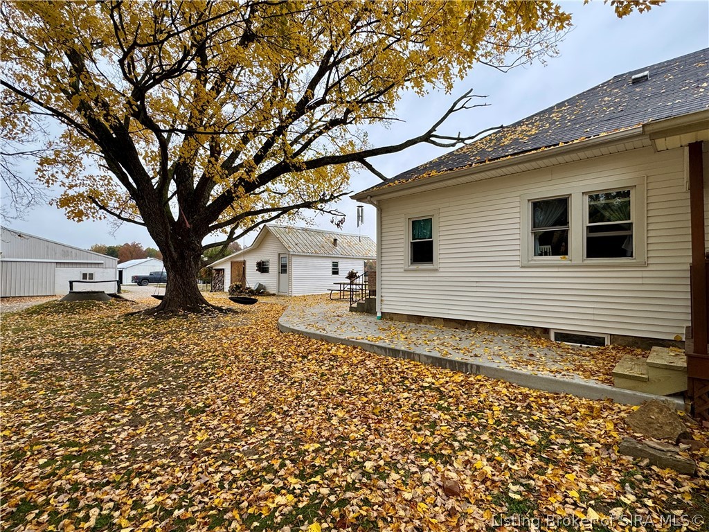 2448 North Leval Ratt Road Salem, IN 47167 - Photo 4 of 48