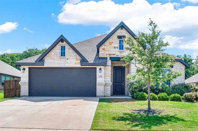 $395,000 | 208 Rosemary Drive, Azle, TX 76020