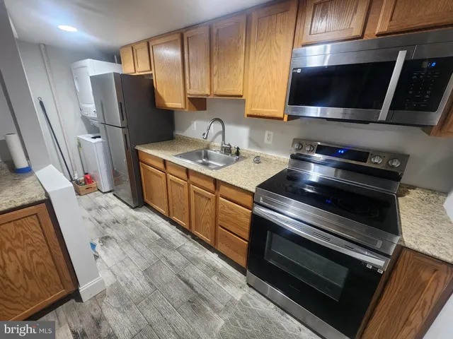 $1,100 | 1622 10th Street South, Arlington, VA 22204