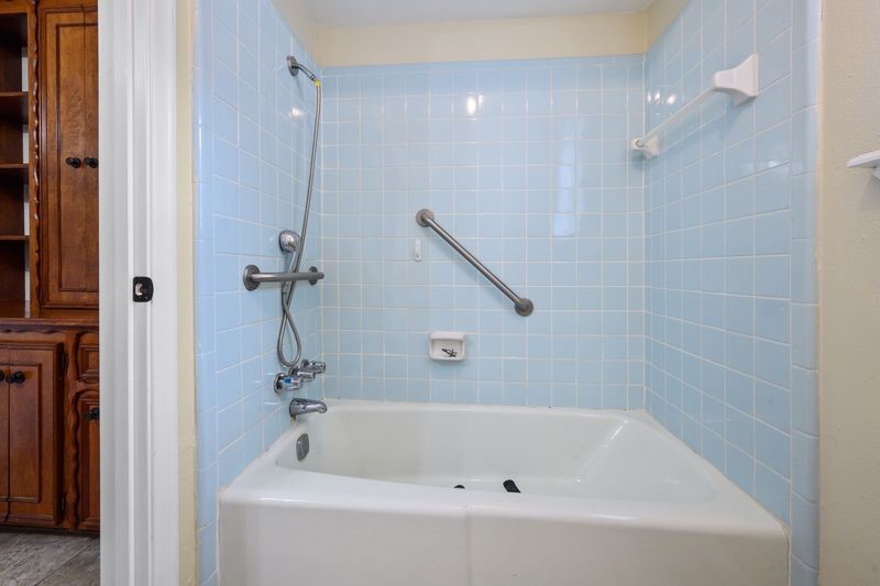 4910 Teton Street Houston, TX 77033 - Photo 20 of 27