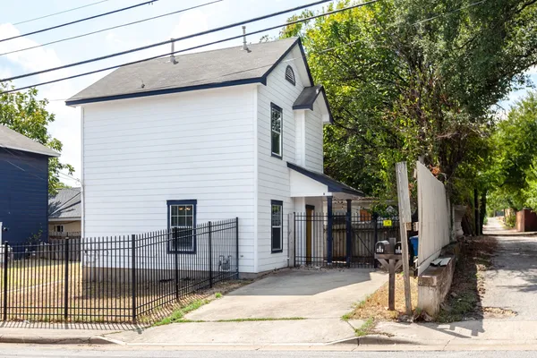 $2,000 | 2326 Webberville Road, Unit B, Austin, TX 78702
