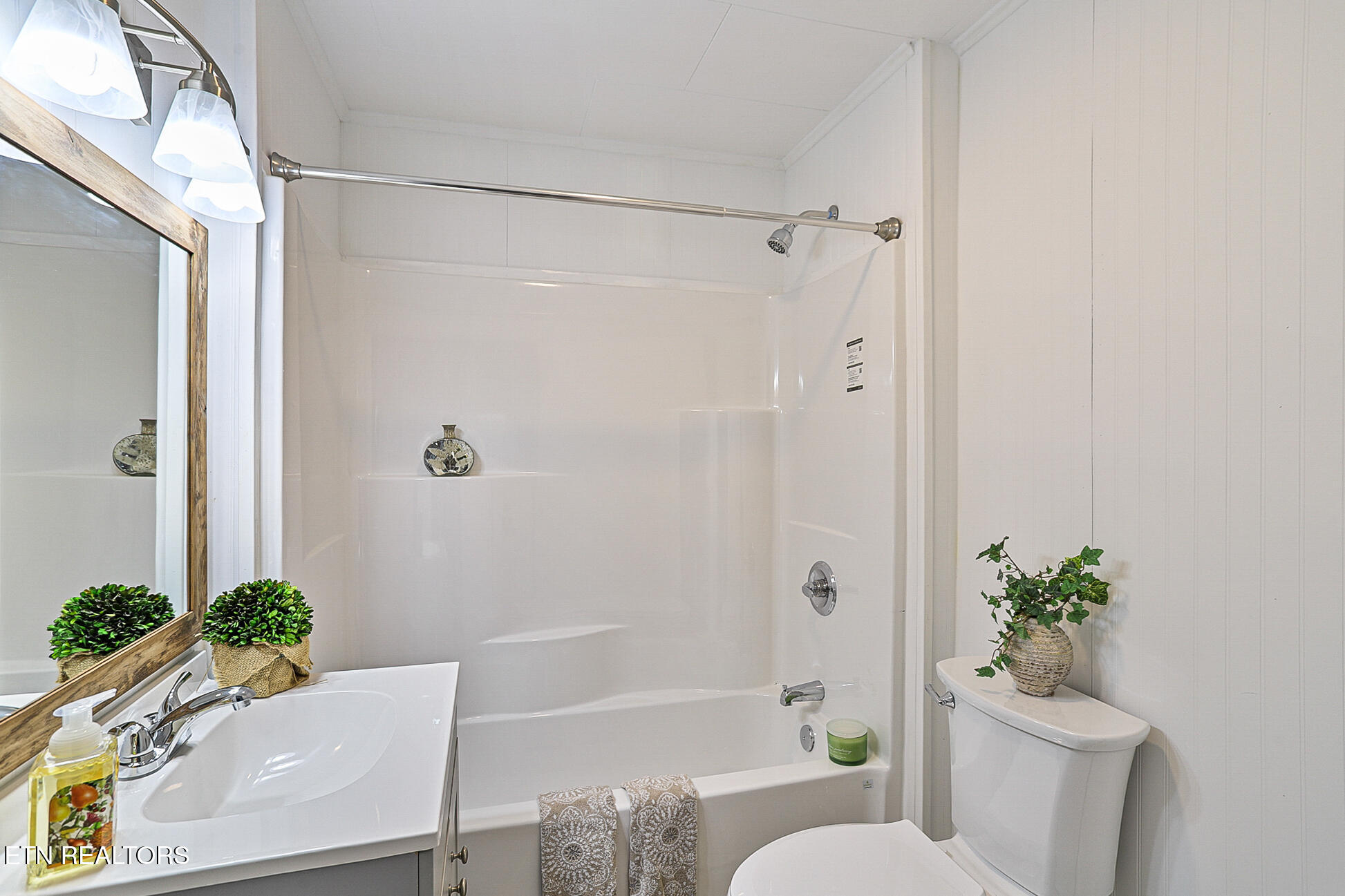 353 Lee Road Clinton, TN 37716 - Photo 13 of 33 353 Lee Rd-54