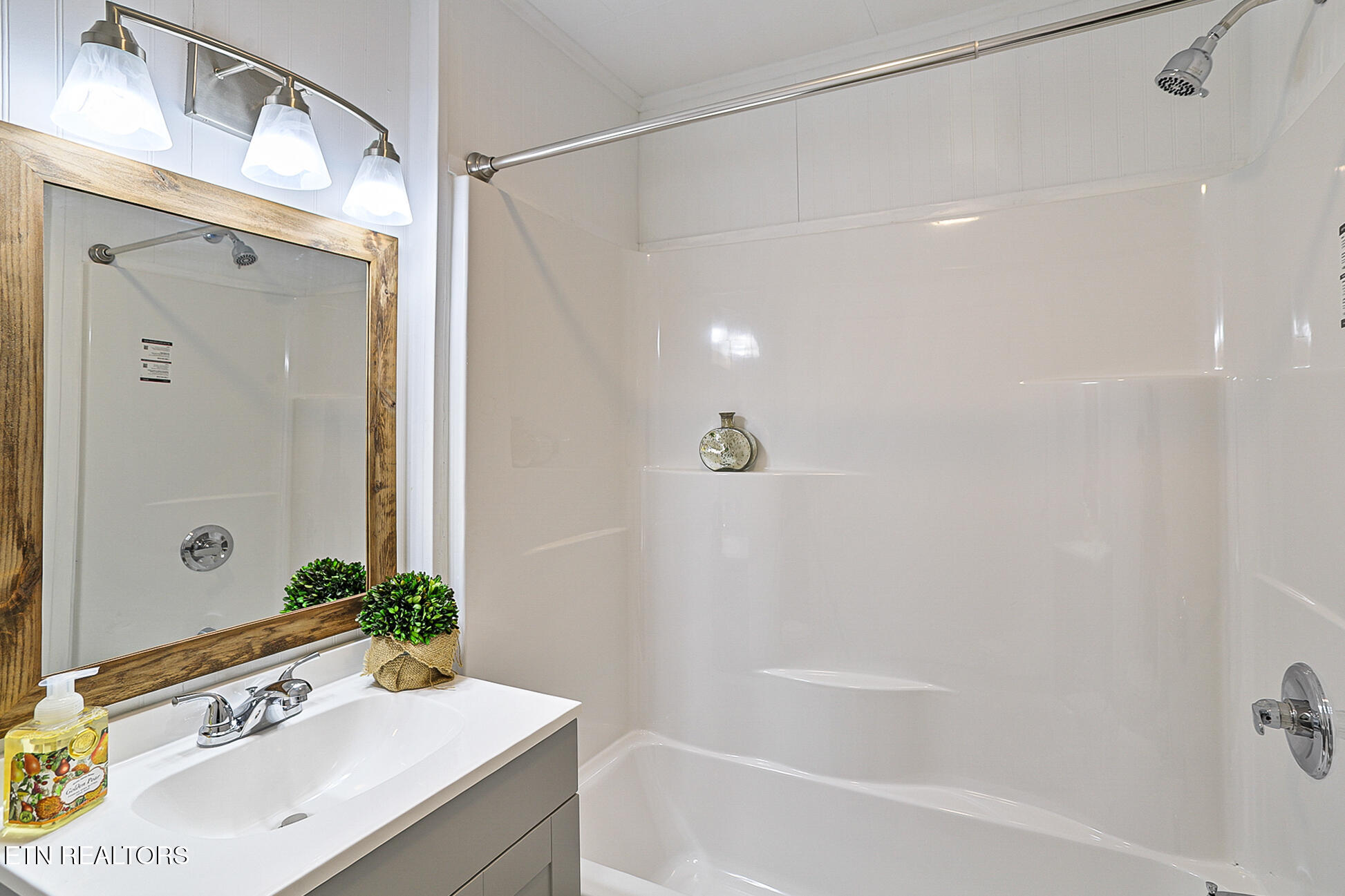 353 Lee Road Clinton, TN 37716 - Photo 14 of 33 353 Lee Rd-59