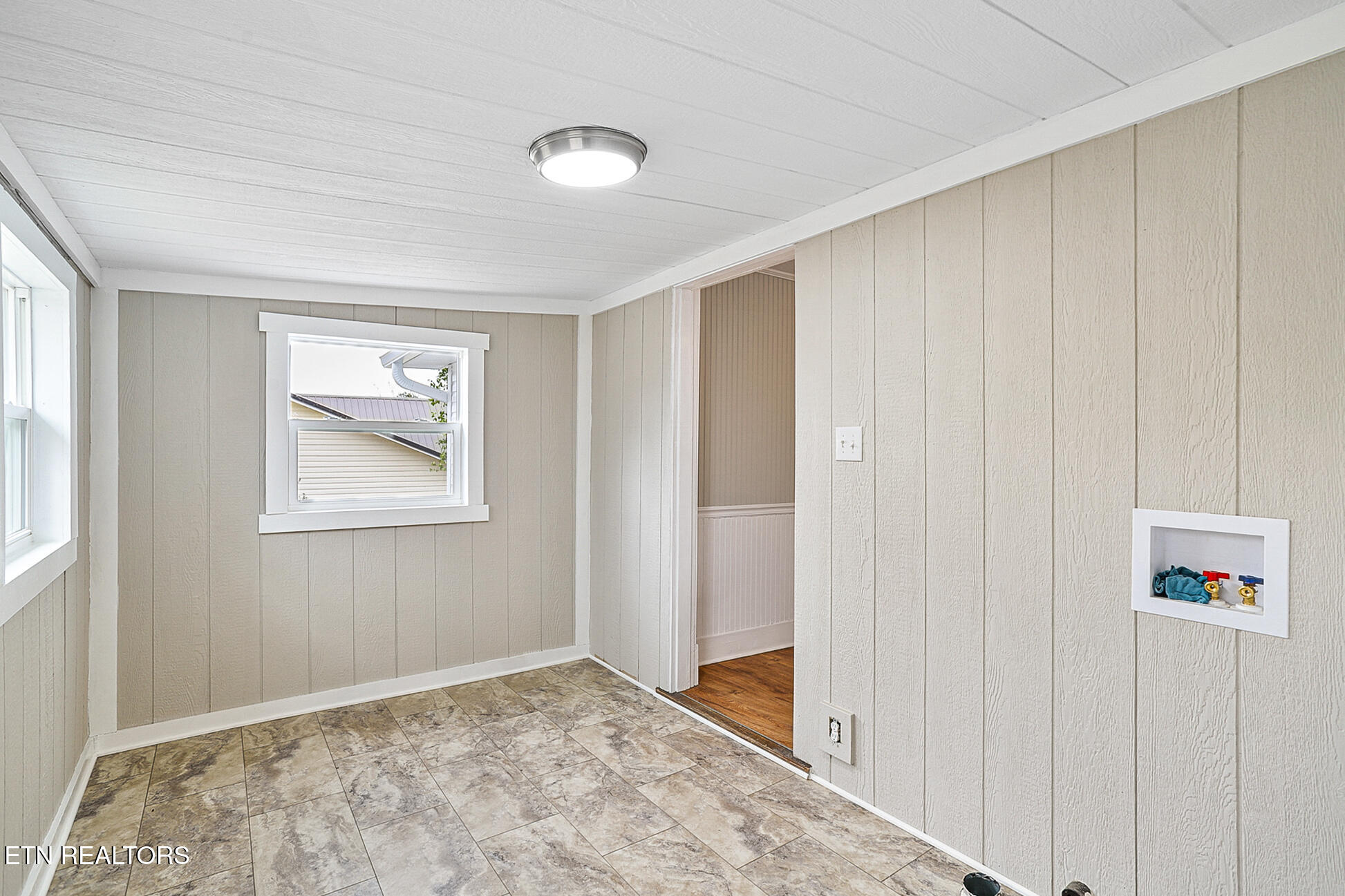 353 Lee Road Clinton, TN 37716 - Photo 24 of 33 353 Lee Rd-109