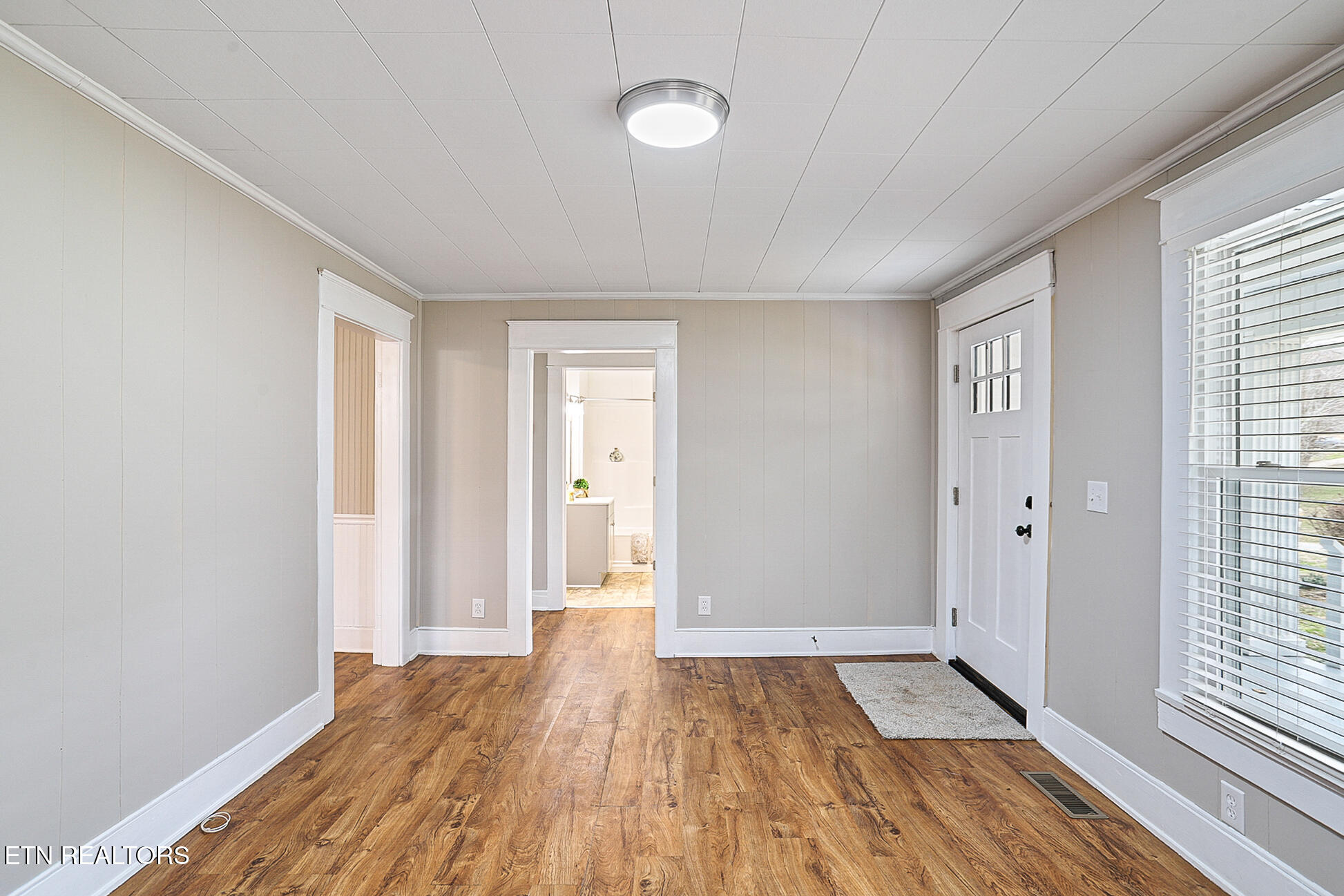 353 Lee Road Clinton, TN 37716 - Photo 3 of 33 353 Lee Rd-24