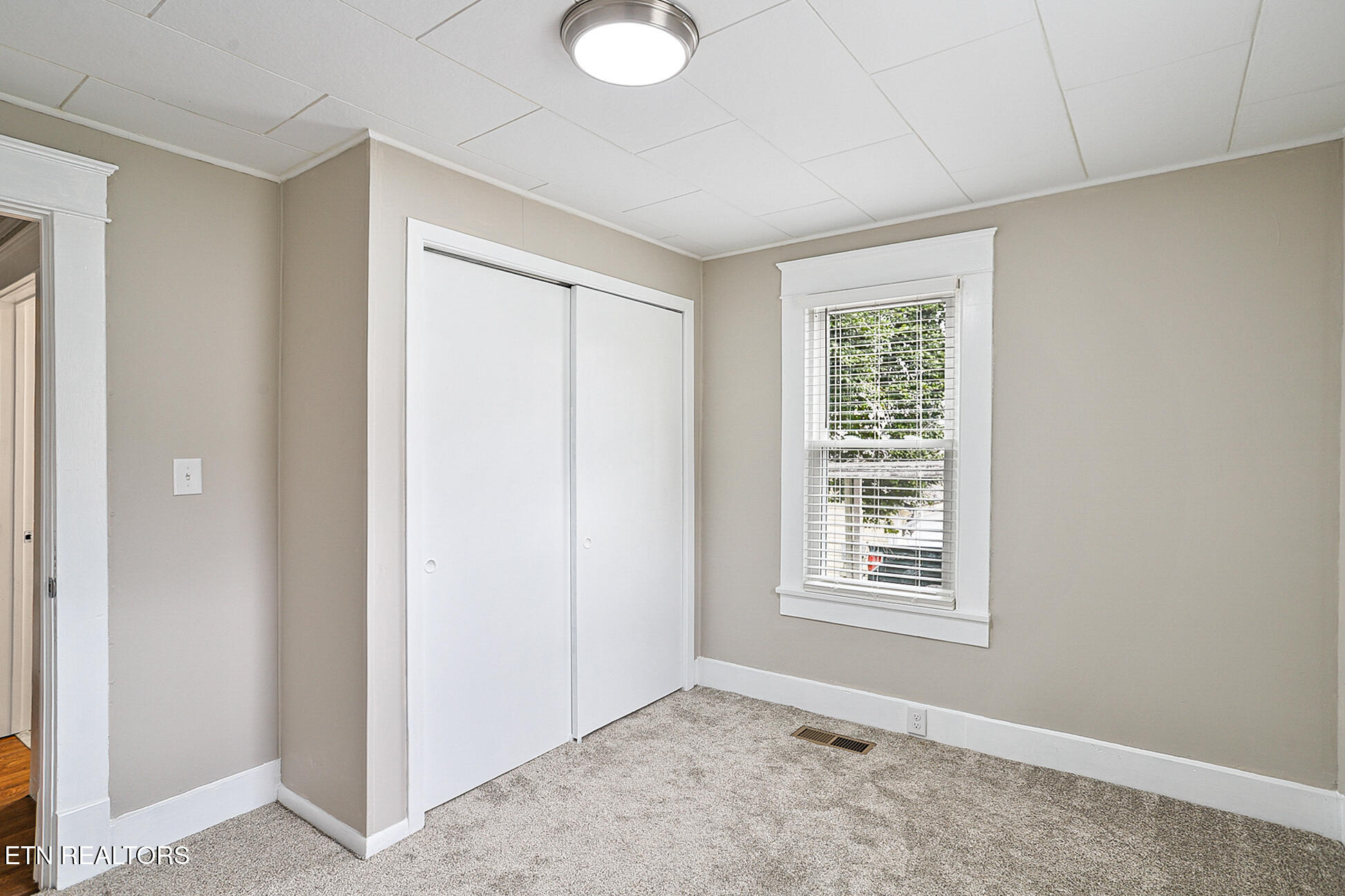 353 Lee Road Clinton, TN 37716 - Photo 10 of 33 353 Lee Rd-39