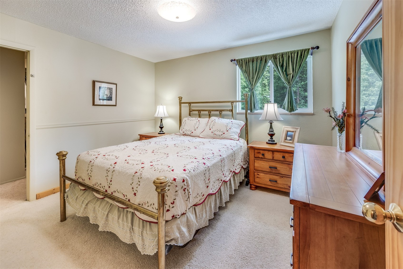 283 Range Road, Unit 2 Breckenridge, CO 80424 - Photo 24 of 31 Primary bedroom w/ en-suite walk-in closet