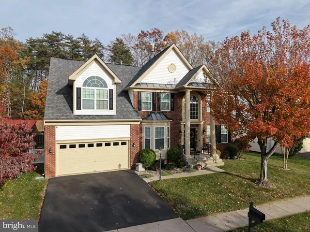 front view of house with a yard