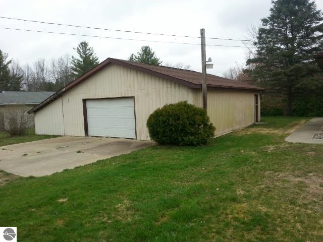 3845 Wieman Road Beaverton, MI 48612 - Photo 8 of 21 1781333-7.JPG