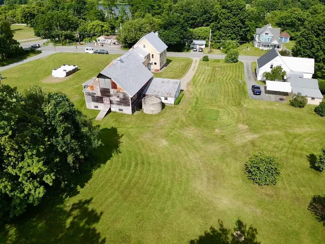 $339,000 | 4706 Highway 5, Barnet, VT 05050