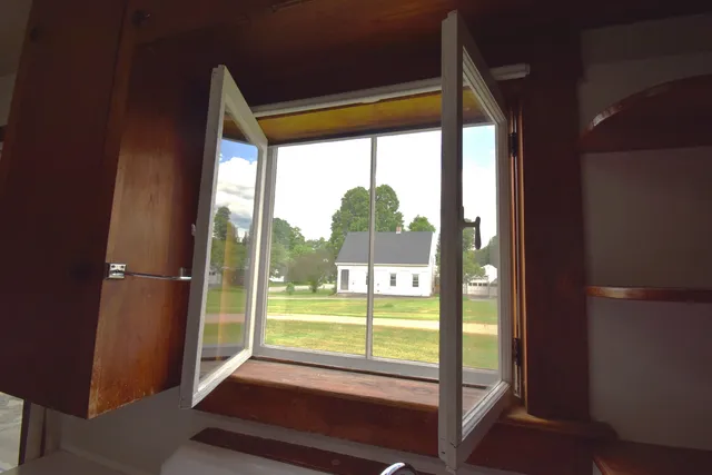 $339,000 | 4706 Highway 5, Barnet, VT 05050