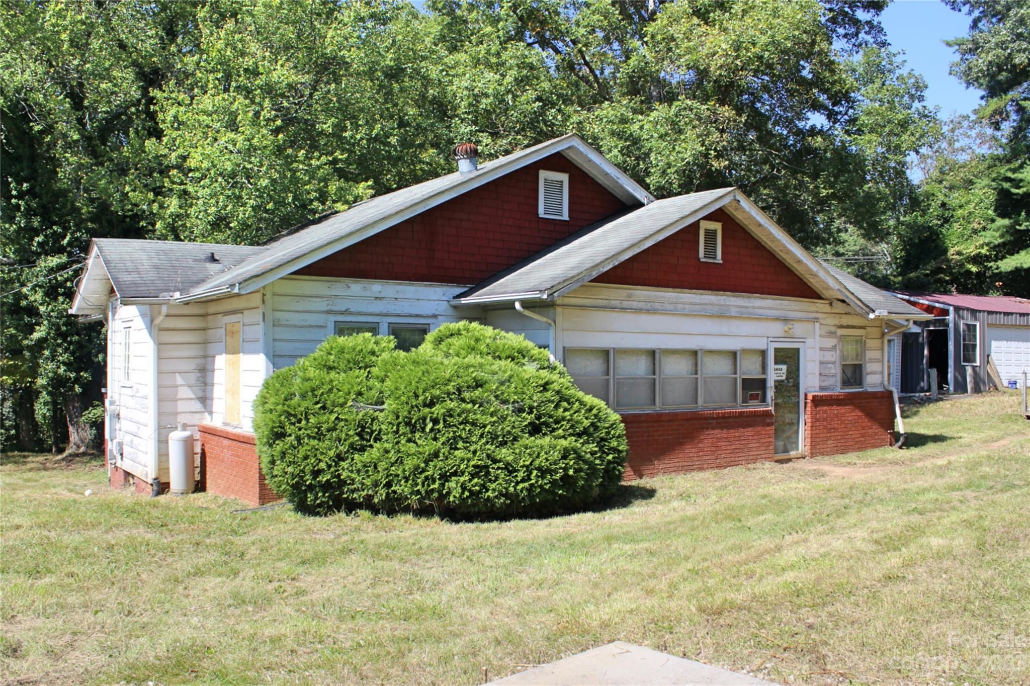 621 Long Shoals Road Arden, NC 28704 - Photo 3 of 8 Gallery Image 3