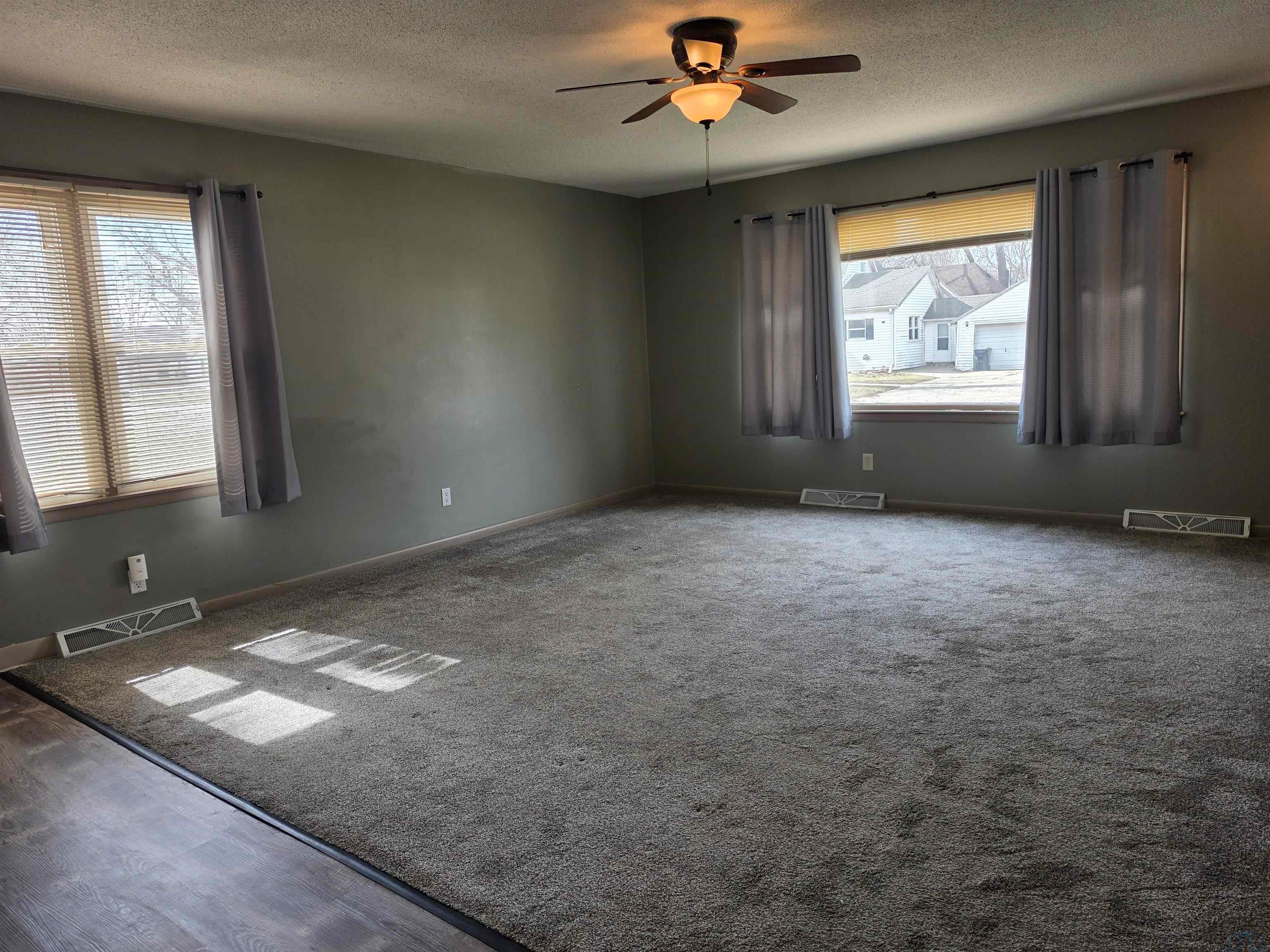 515 8th Avenue Sheldon, IA 51201 - Photo 10 of 38 Gallery Image 10