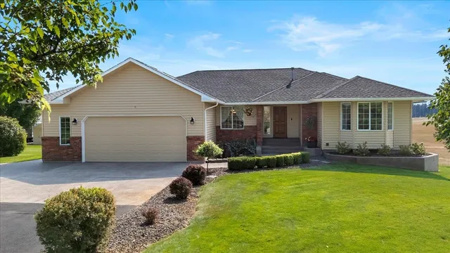 $899,900 | 304 East Burk Road, Colbert, WA 99005