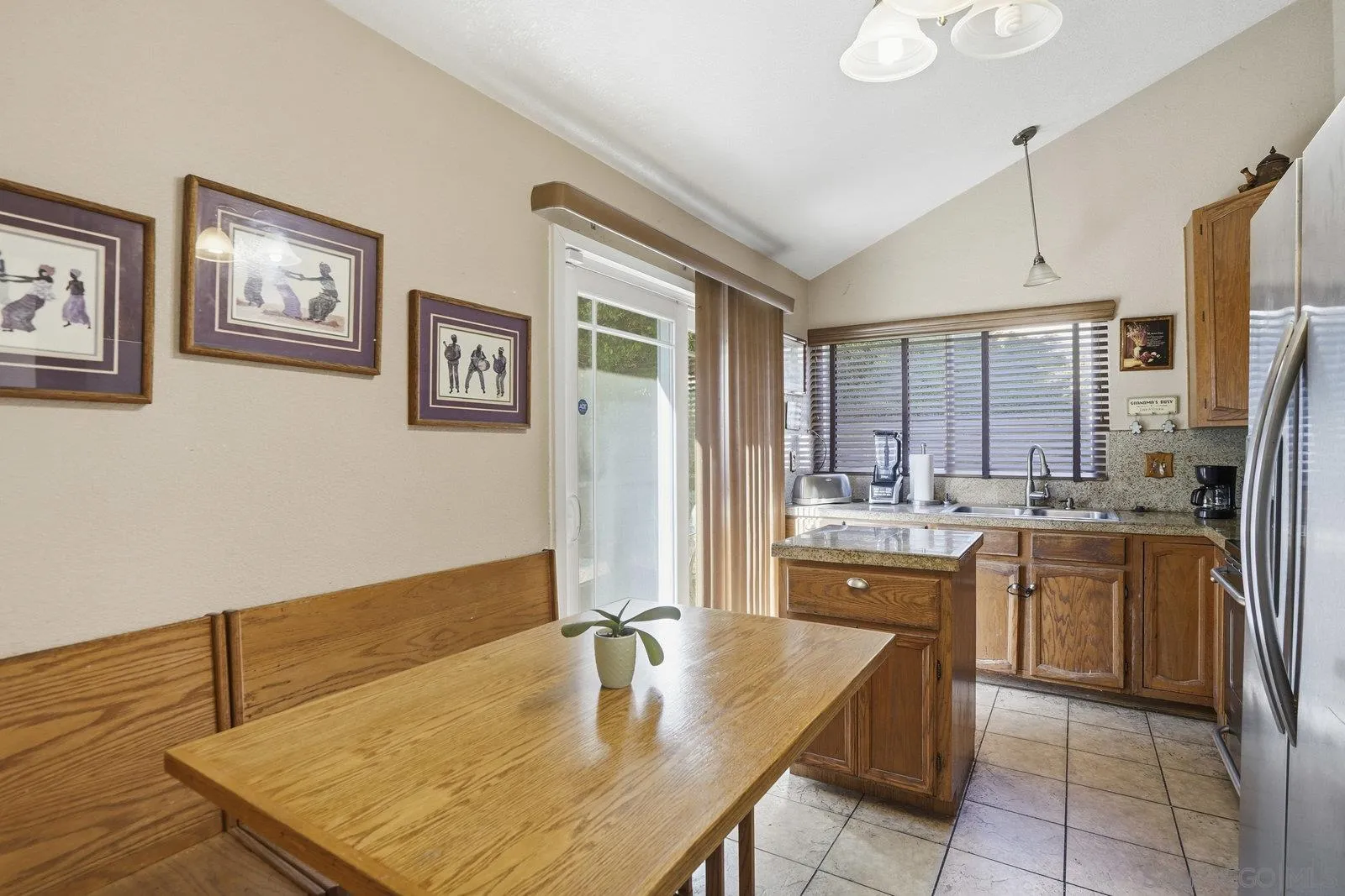 224 Tarango Place Spring Valley, CA 91977 - Photo 12 of 32 Gallery Image 12