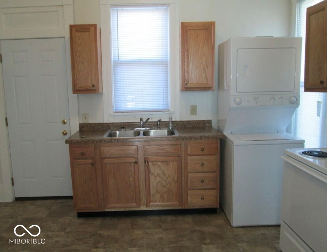 1702 Maple Street Columbus, IN 47201 - Photo 11 of 30 Gallery Image 11