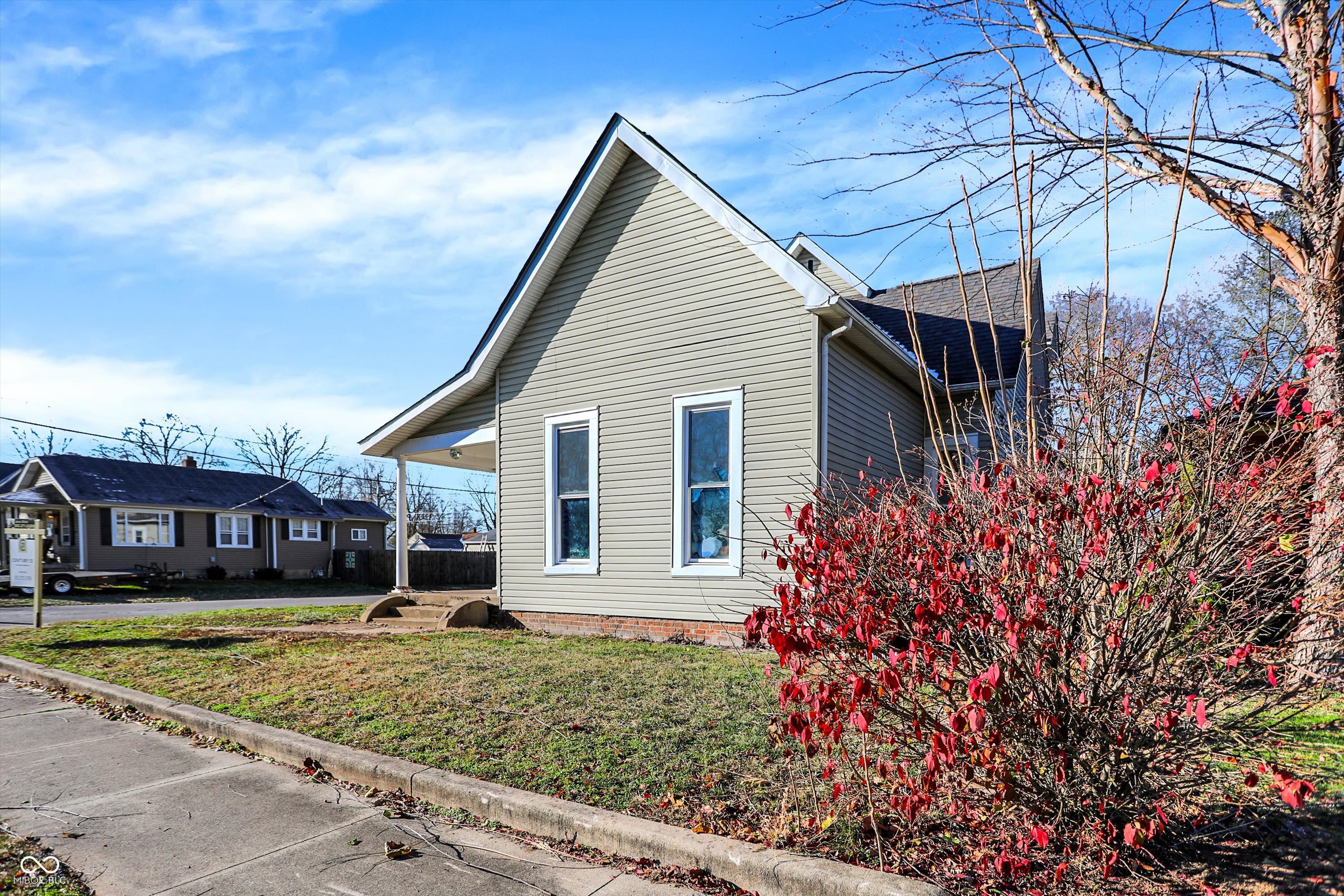 1702 Maple Street Columbus, IN 47201 - Photo 3 of 30 Gallery Image 3