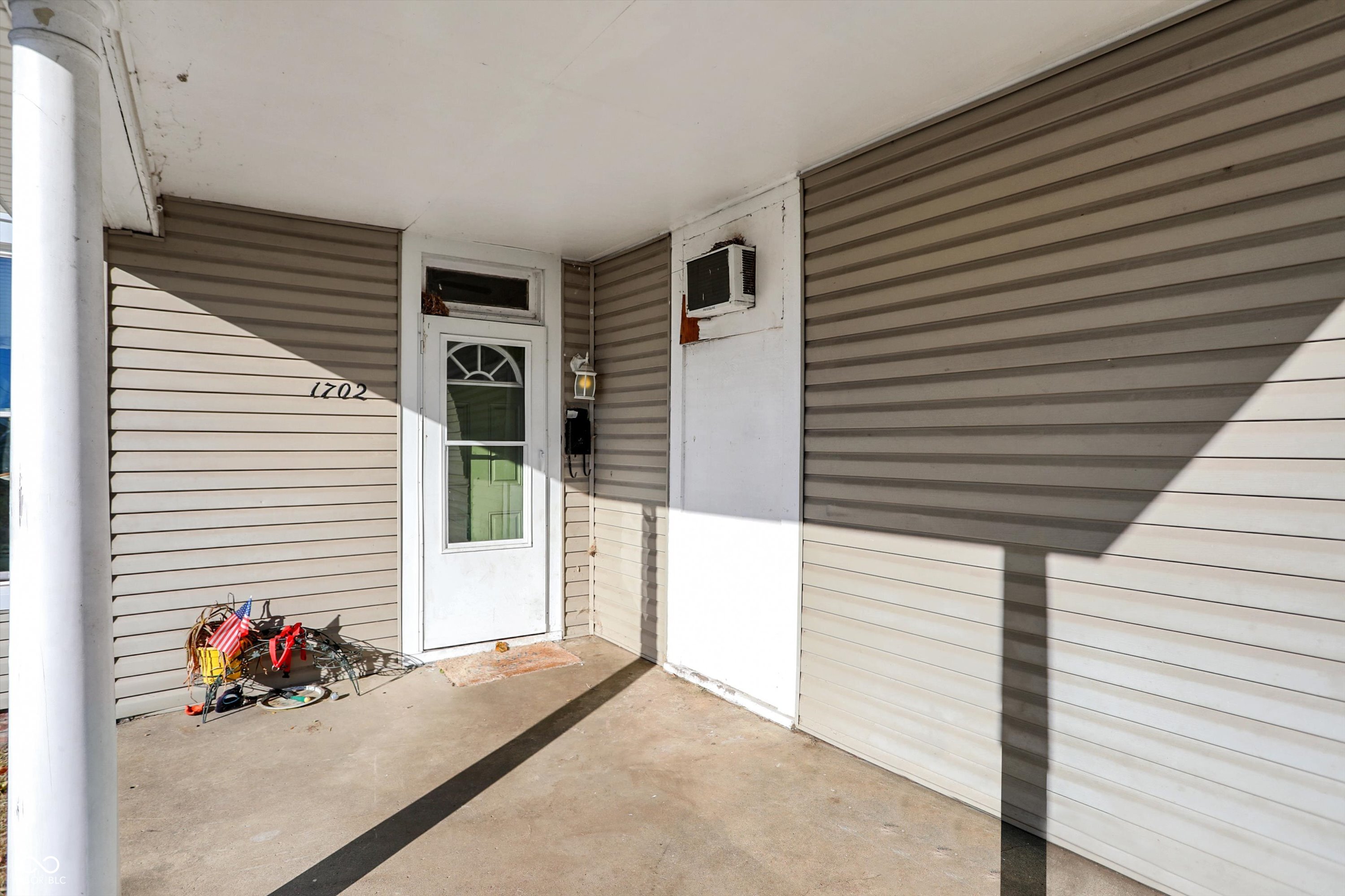 1702 Maple Street Columbus, IN 47201 - Photo 4 of 30 Gallery Image 4