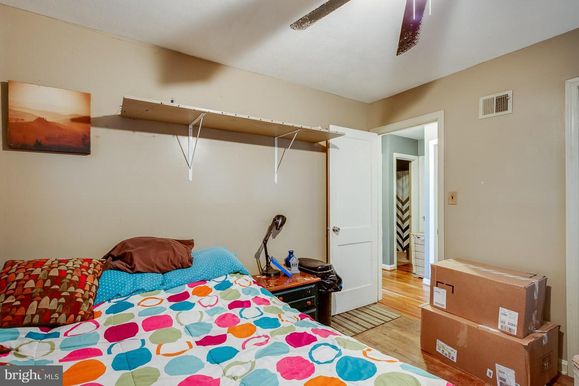 6672 Barrett Road Falls Church, VA 22042 - Photo 14 of 29 Gallery Image 14