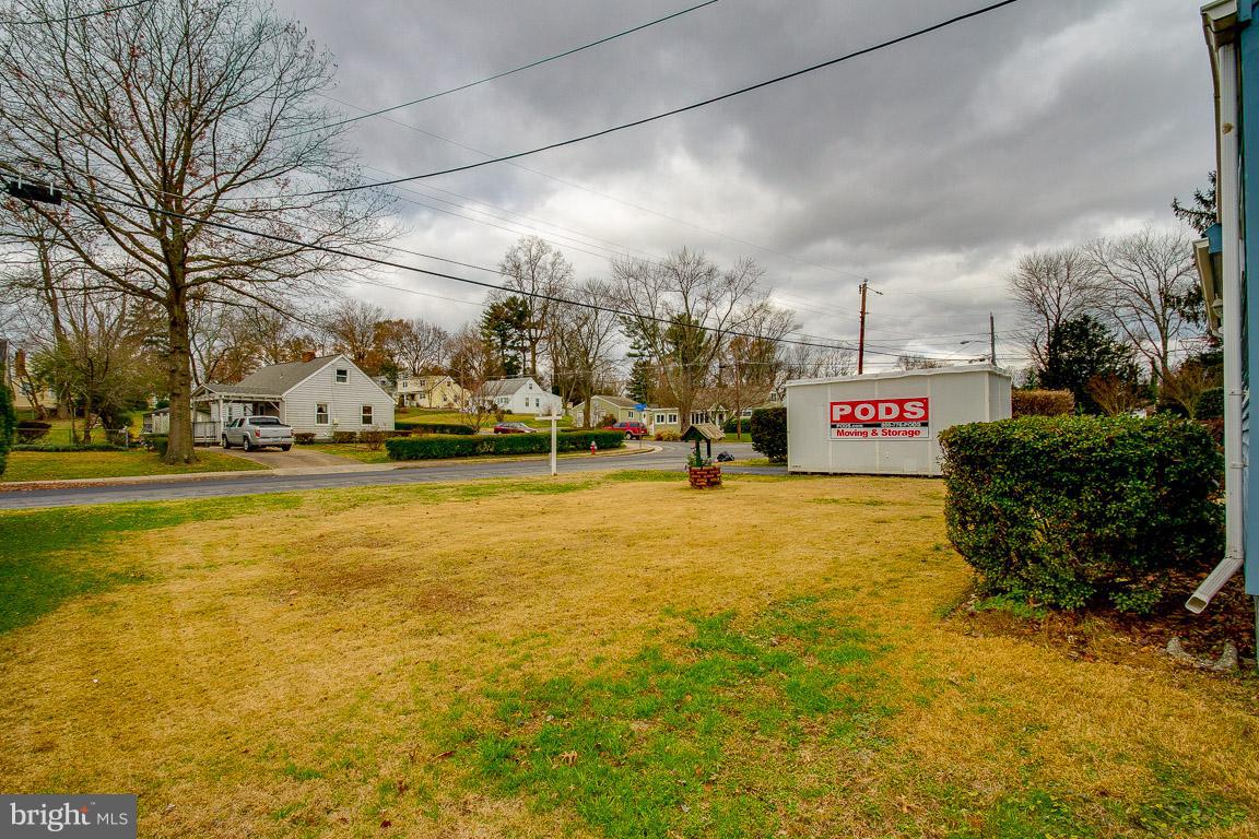 6672 Barrett Road Falls Church, VA 22042 - Photo 4 of 29 Gallery Image 4