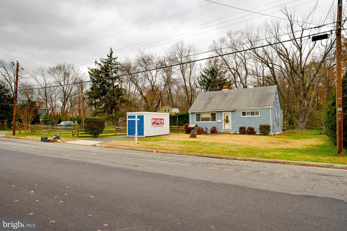 6672 Barrett Road Falls Church, VA 22042 - Photo 6 of 29 Gallery Image 6