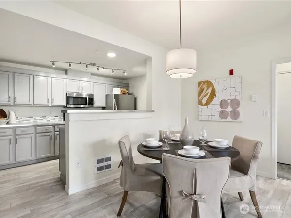 $445,500 | 22527 Southeast 38th Terrace, Unit 1424, Issaquah, WA 98029