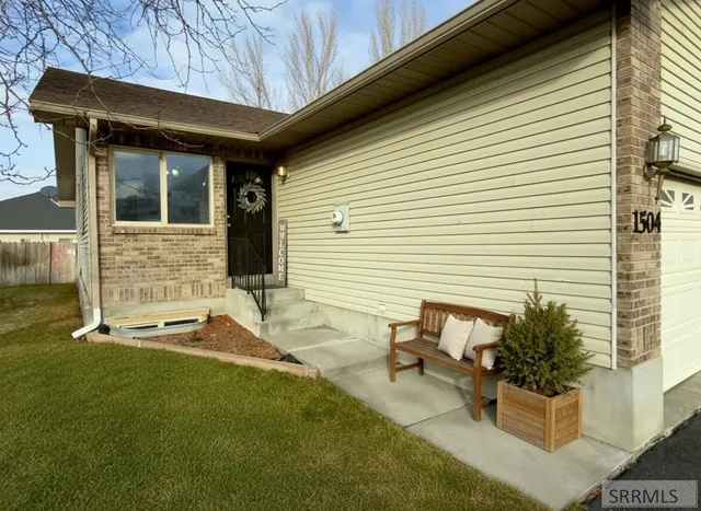 $380,000 | 1504 Falcon Drive, Ammon, ID 83406