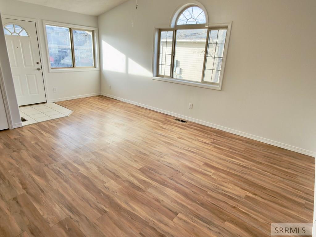 1504 Falcon Drive Ammon, ID 83406 - Photo 14 of 43 Main Living Area