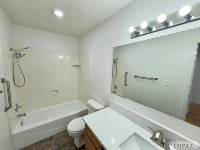 $380,000 | 1504 Falcon Drive, Ammon, ID 83406