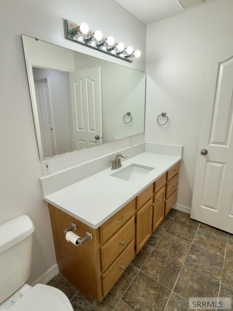 1504 Falcon Drive Ammon, ID 83406 - Photo 26 of 43 Bathroom